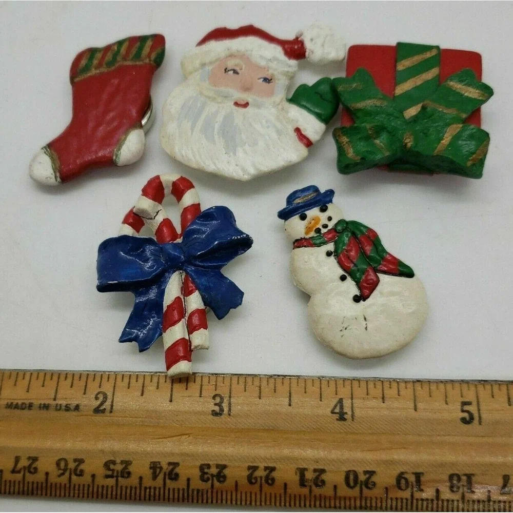 Lot of‎ 5 holiday Christmas button covers